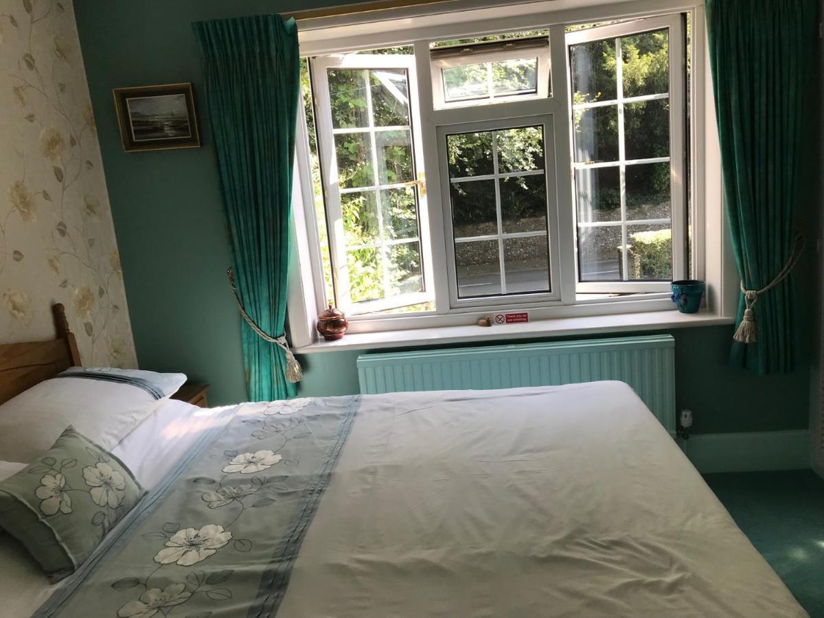 Chart House Bed And Breakfast Доркинг Екстериор снимка